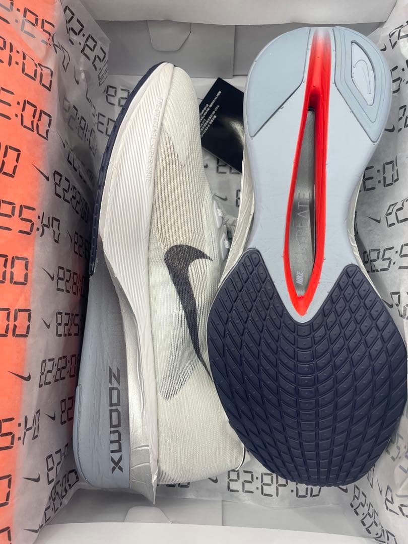 新品未使用Nike ヴェイパーフライ4￼ 25