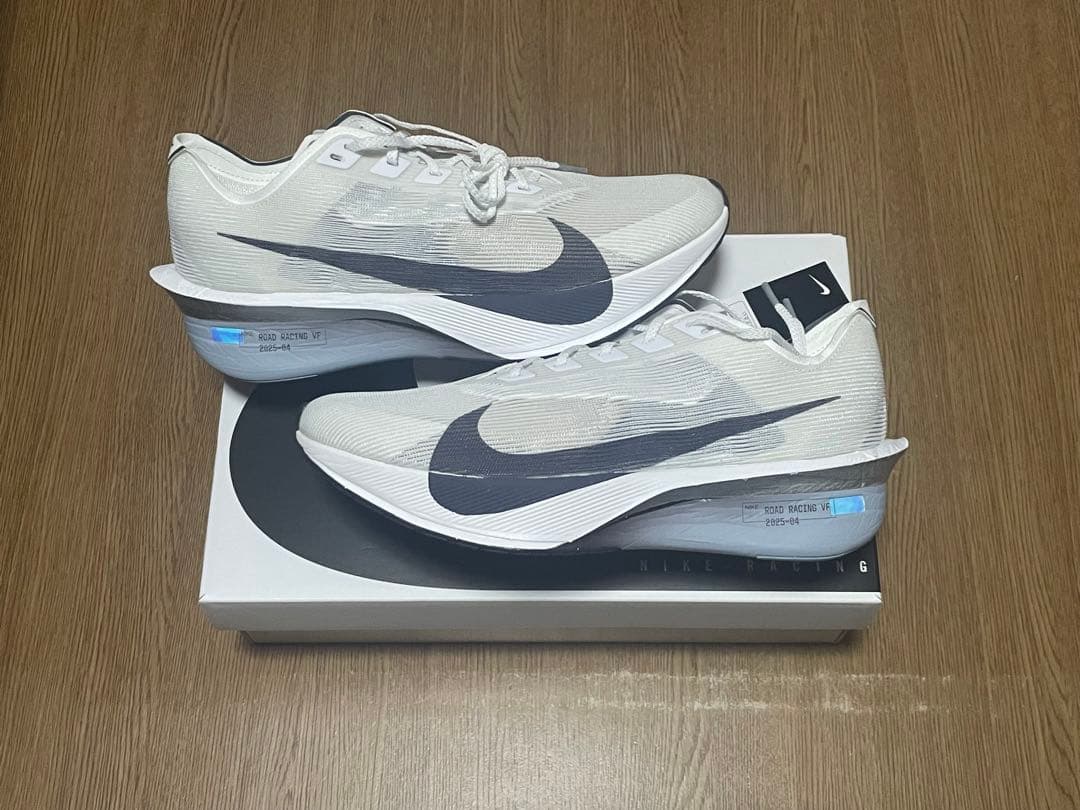 新品未使用Nike ヴェイパーフライ4￼ 25