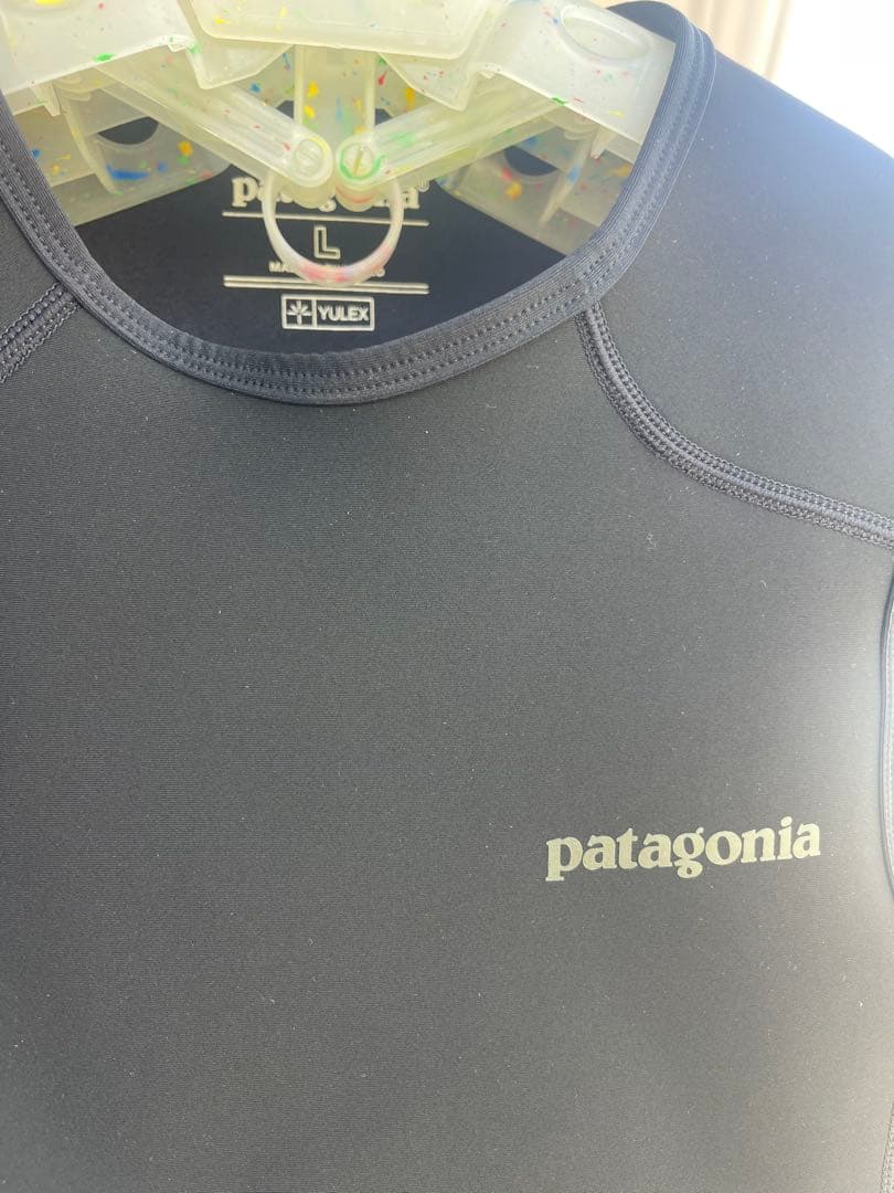 patagonia ブラック ノースリーブベスト　タッパー　ベスト
