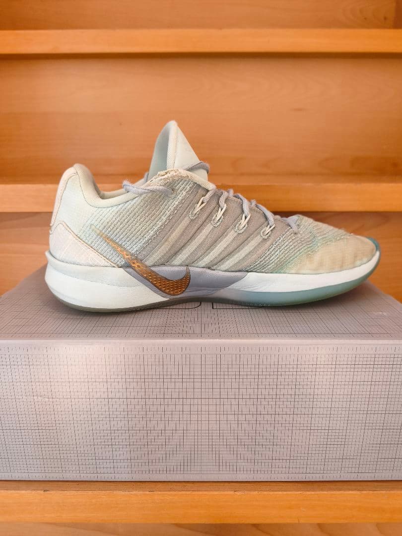 Nike サブリナ3