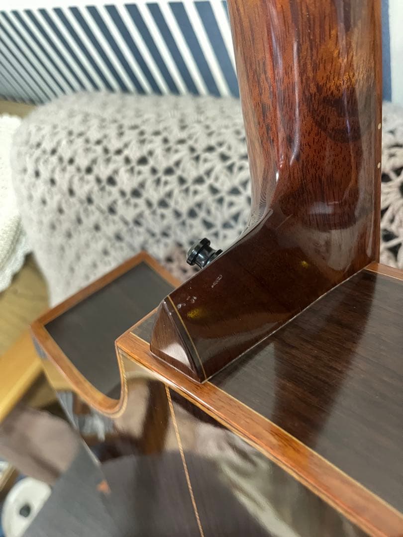 Thuận Guitar Custom Koa Model
