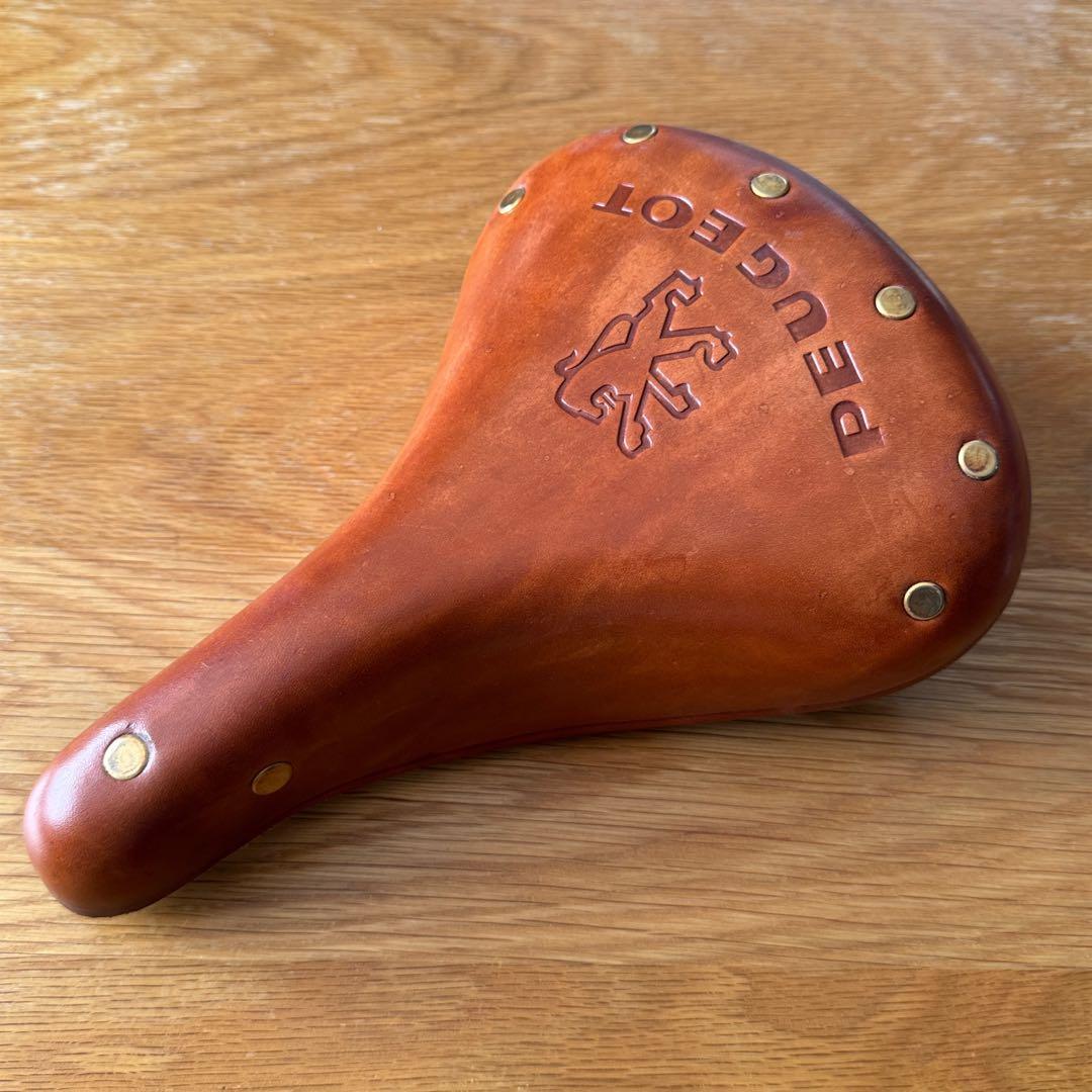 【美品・箱付】PEUGEOT レザーサドル　革