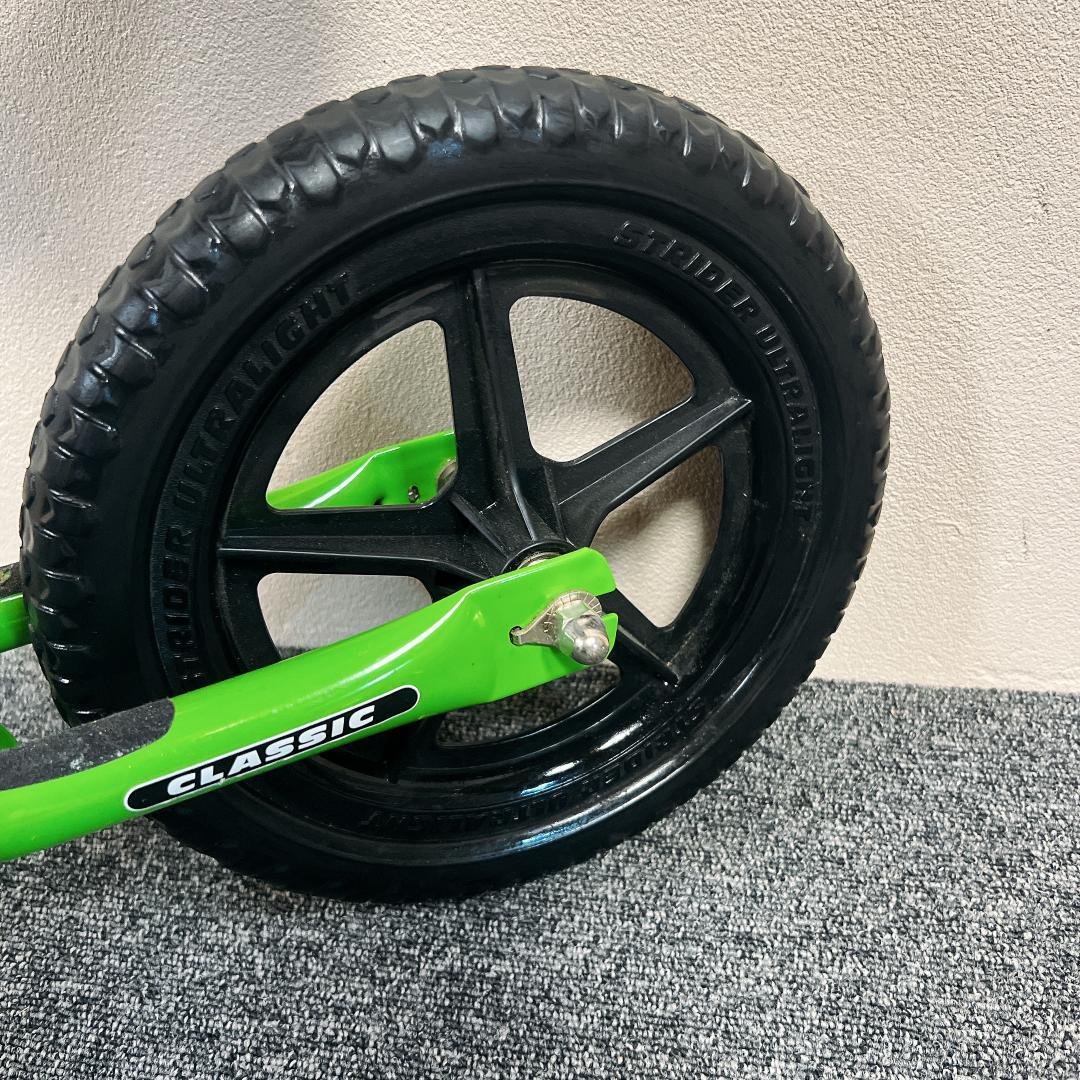 美品　カスタムシート　日本正規品　ストライダー　12　ST-M4　グリーン