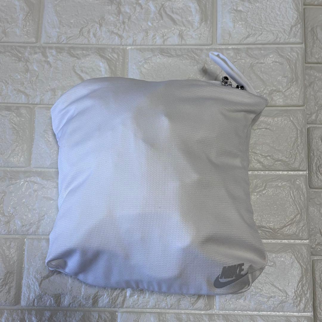 ［新品未使用］NIKE ポケッタブル ランニング ウォーキング パーカー ／XL