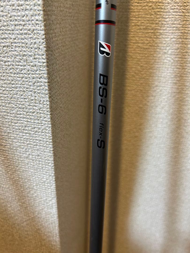 ブリヂストン B1 ドライバー、スプーン、ユーティリティセット、キャディバッグ付