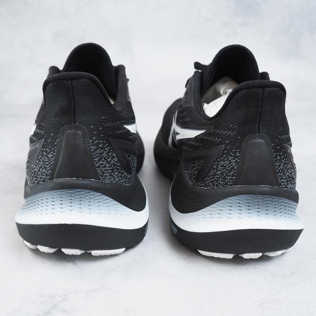 美品 ASICS GT-2000 12 ワイド 1011B691 グレー26.5