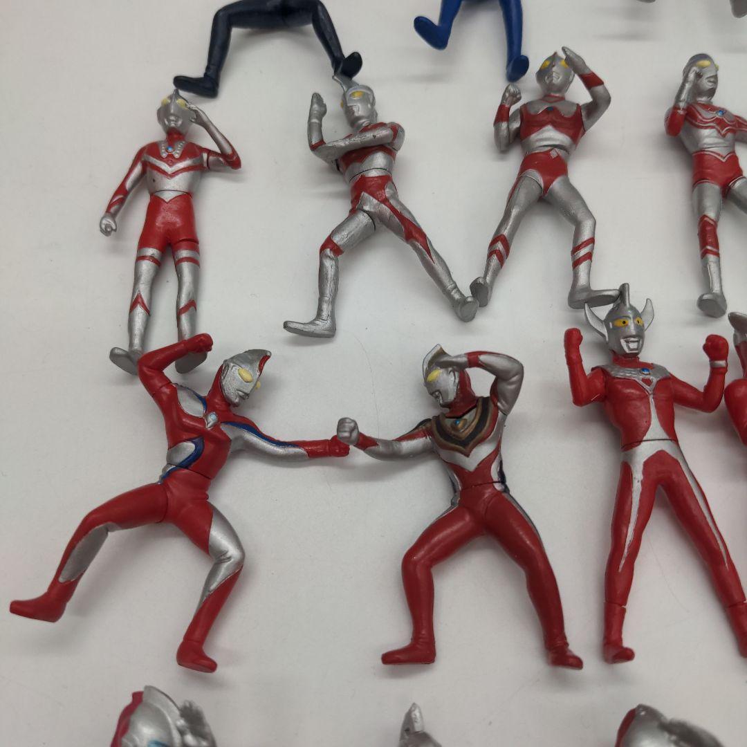 ウルトラマン　キャラエッグ　フィギュア
