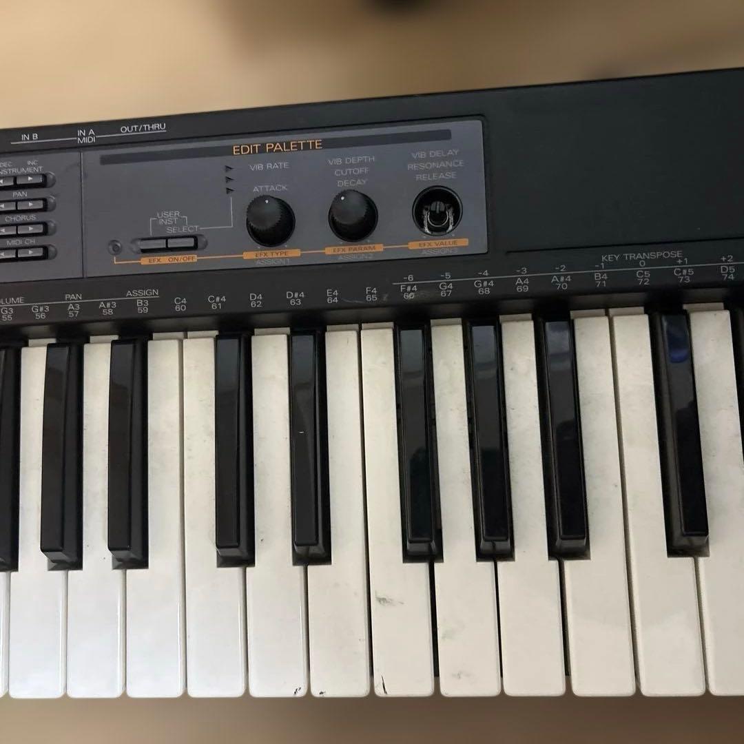 Roland SK-88 Pro 88鍵盤シンセサイザー