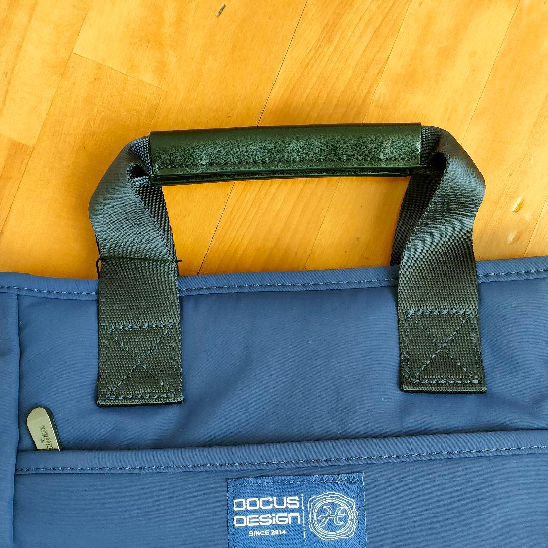 ☆新品未使用☆DOCUS ドゥーカス カートラウンドバックストラップ付ネイビー