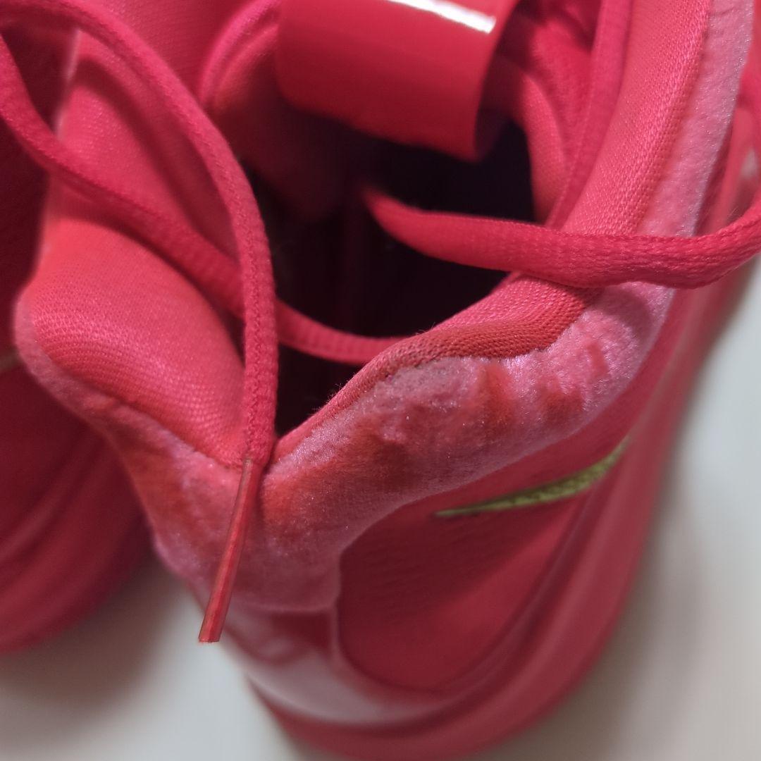 Nike Kyrie 4 “Red Carpet” スニーカー
