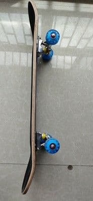 四輪スケートボード初心者子供スクーター