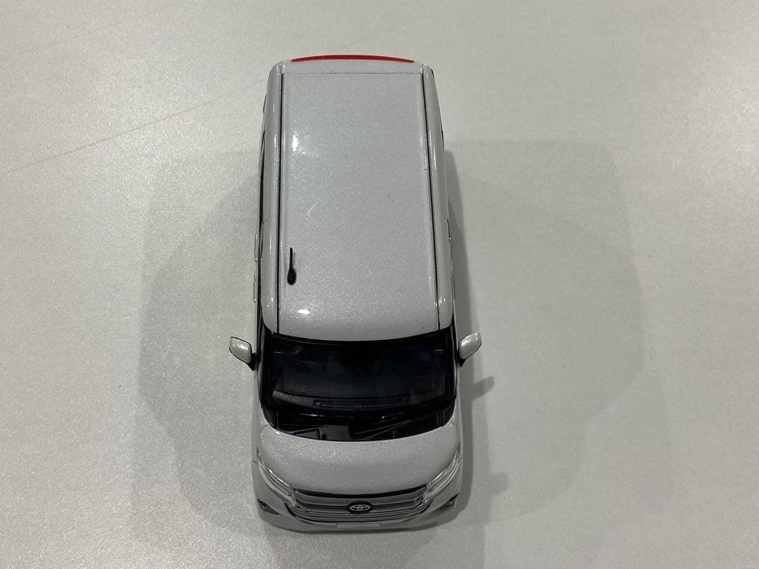 1/30 トヨタ　ルーミー　カラーサンプル　非売品　ミニカー　ホワイトパール