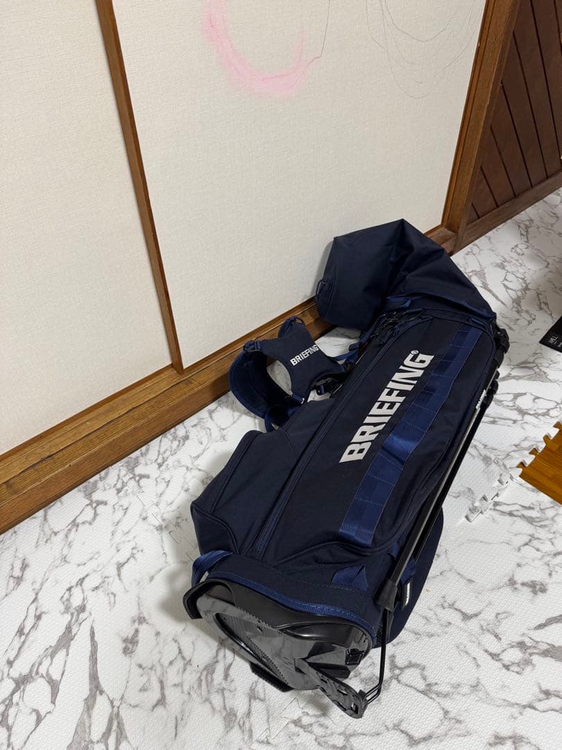 ブリーフィング　キャディバッグ　超美品　ほぼ未使用　ネイビー　人気