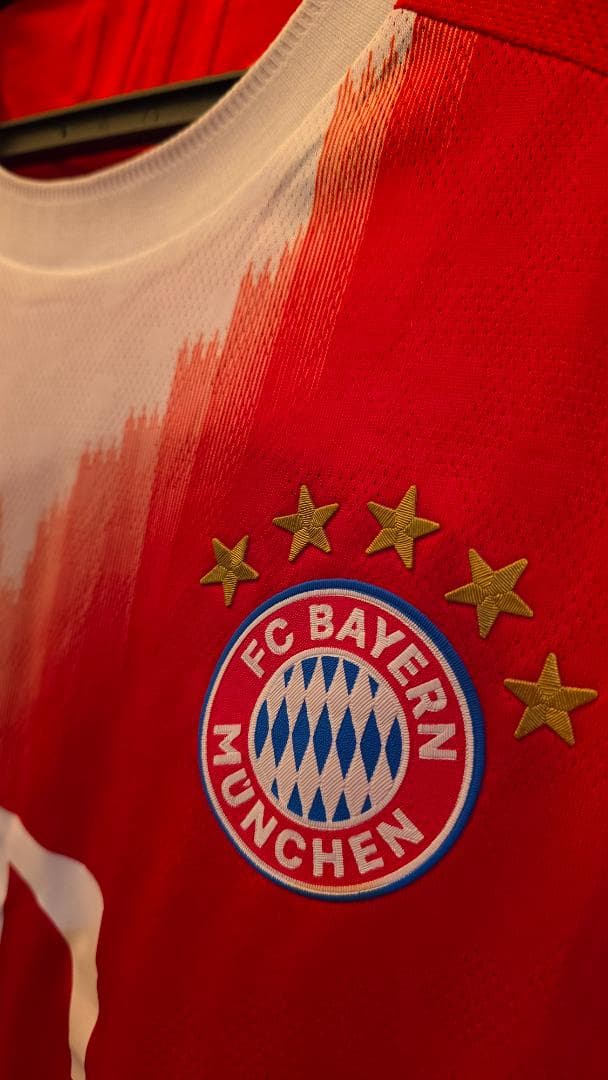 FC Bayern München アディダス シャツ 赤