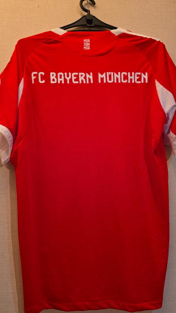 FC Bayern München アディダス シャツ 赤