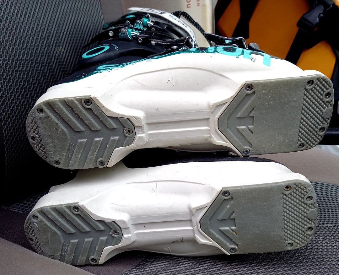 salomon サロモン　スキーブーツ　x-max 90 23 ターコイズ