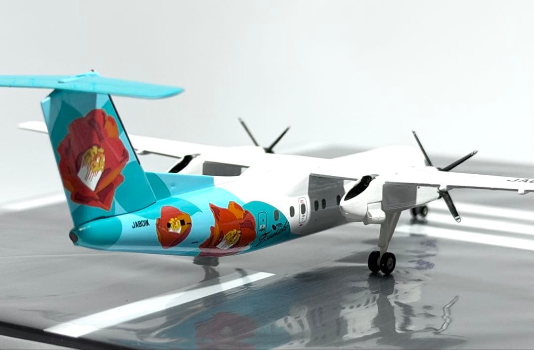 全日空商事 1/200 DHC-8-300 ANK TSUBAKI LIVERY