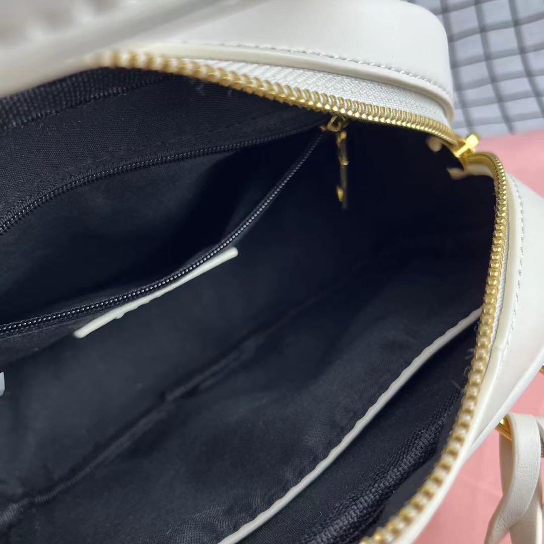 ノベルティ MIU MIU ‎ミュウミュウボウリングバッグ ハンドバッグ