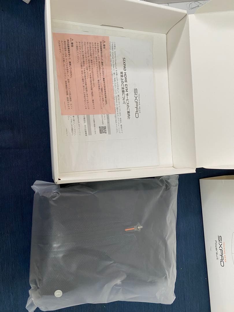 【美品】SIXPAD Powersuit トップ　L