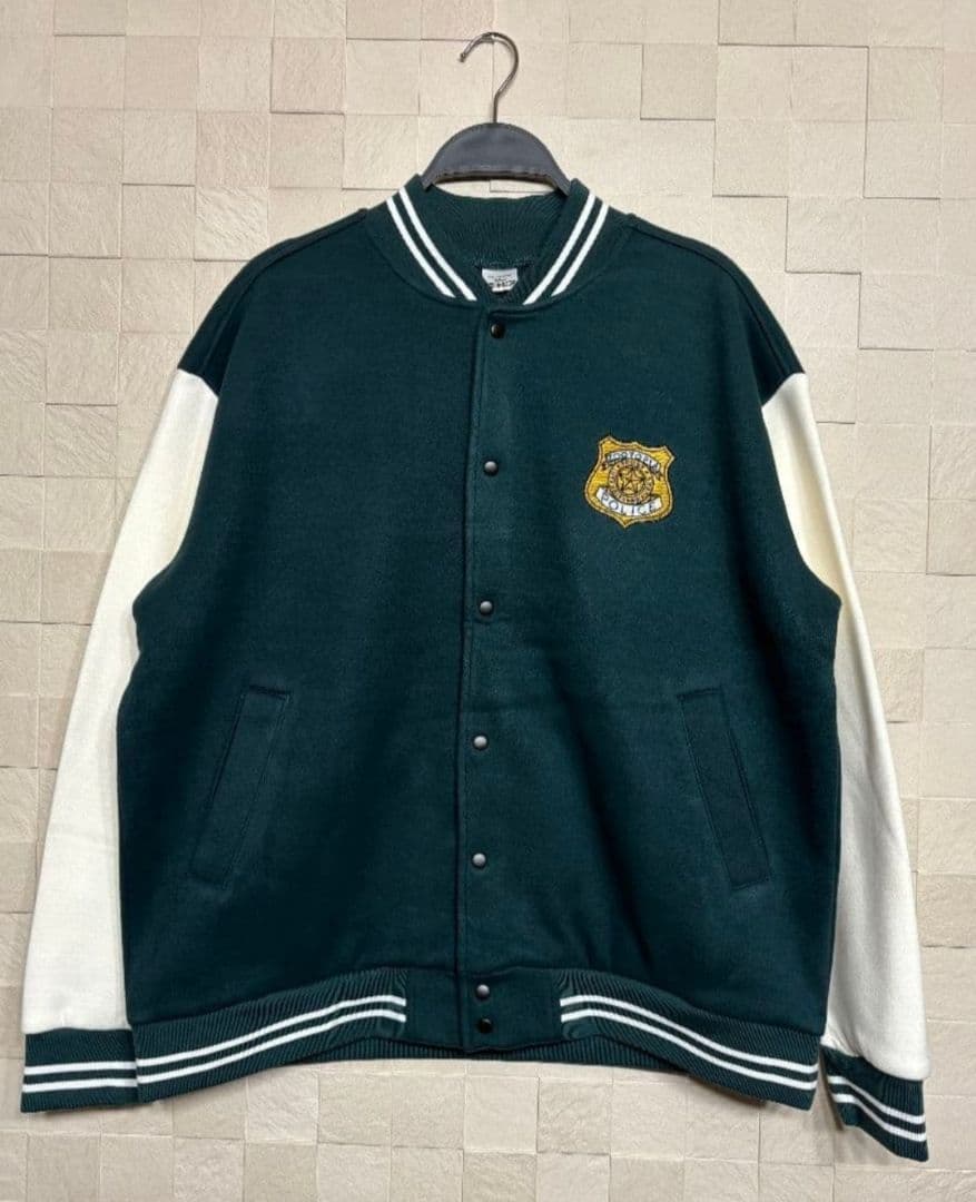 ⭐希少⭐　ディズニー　ズートピア　ニック　スタジャン　Lサイズ