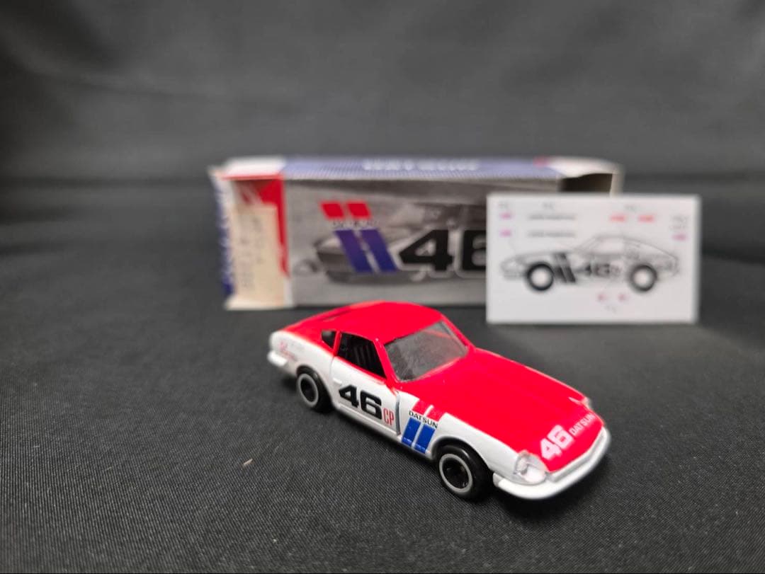トミカ アイアイアド特注 ダットサン シール未貼り。