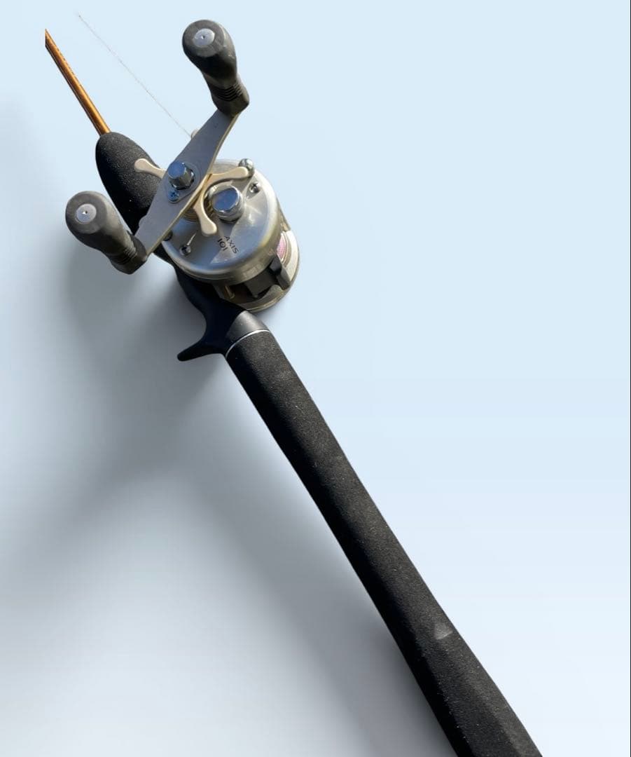 シマノのベイトリール「AXIS 101」RH 453