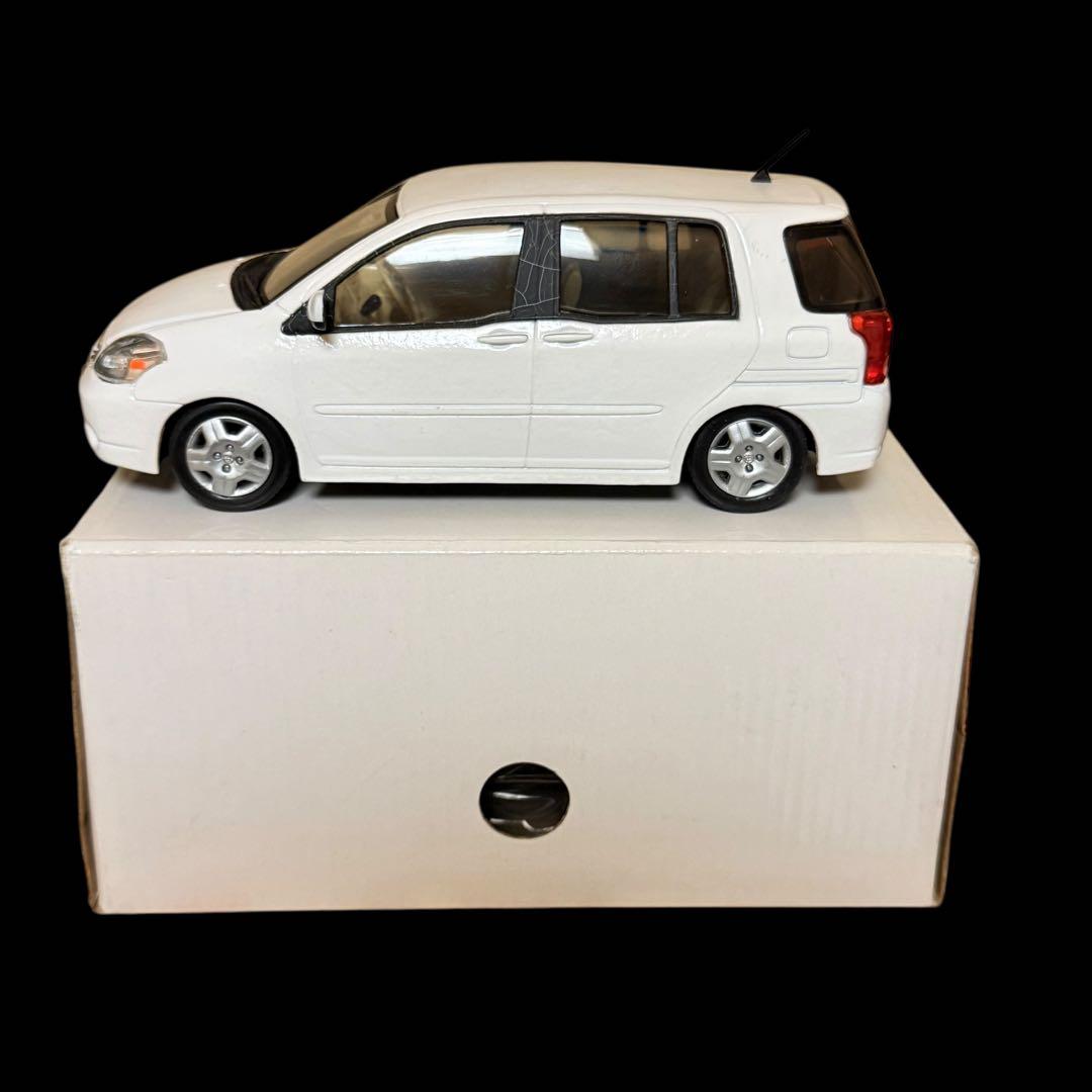 【希少品】トヨタRAUM 箱付き カラーサンプルミニカー