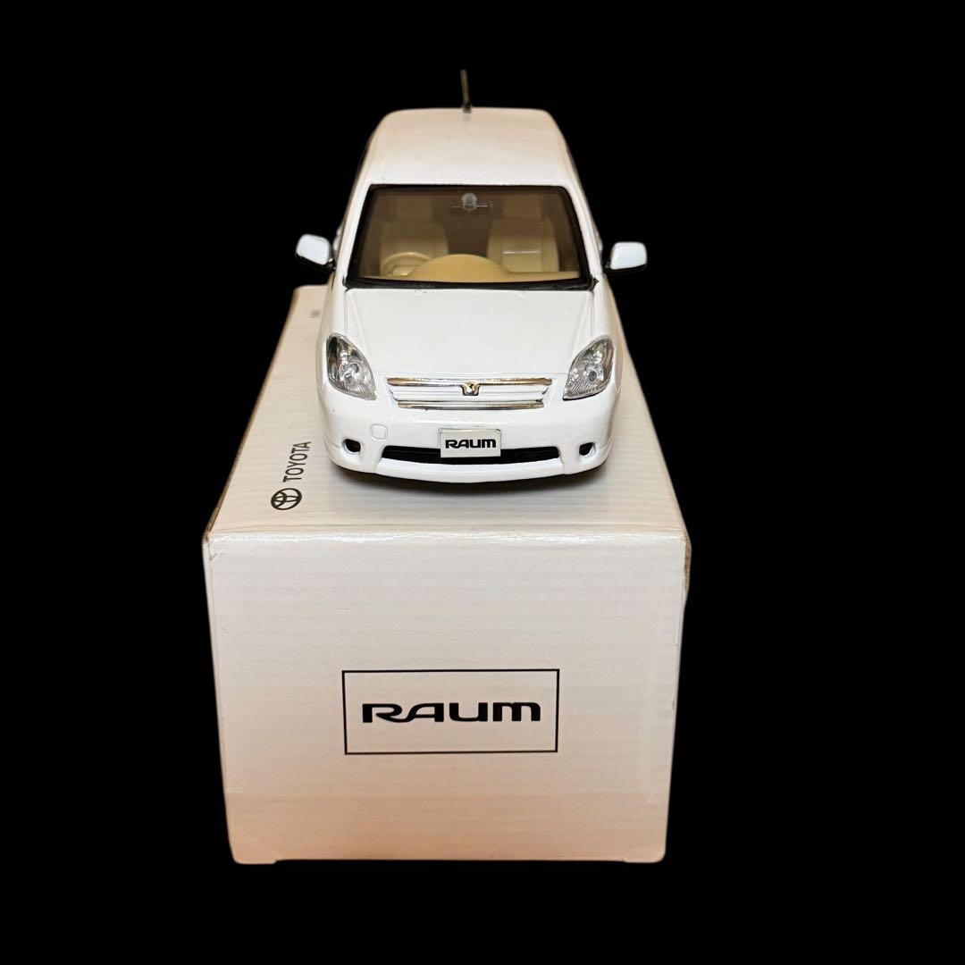 【希少品】トヨタRAUM 箱付き カラーサンプルミニカー