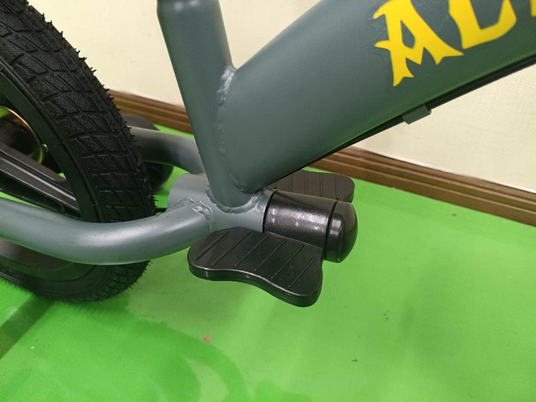 新品未使用 3in1 子供自転車 キックバイク 12インチ GRAY色