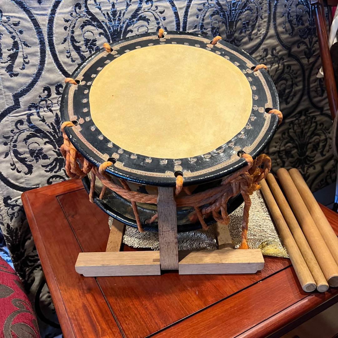 アンティーク　締太鼓　附締太鼓　和太鼓本体　バチ、テレン台付き　和太鼓