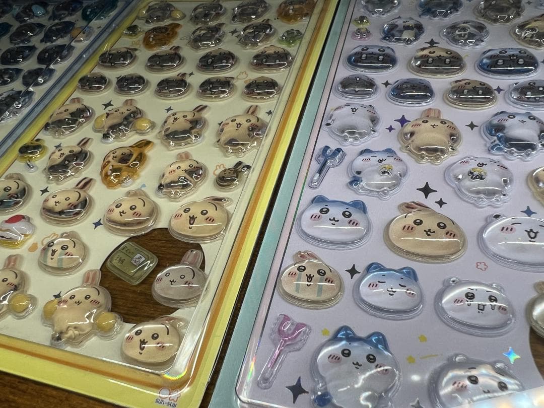 正規品　ちいかわ　第一弾　ボンボンドロップシール　ちいかわ　ハチワレ　うさぎ