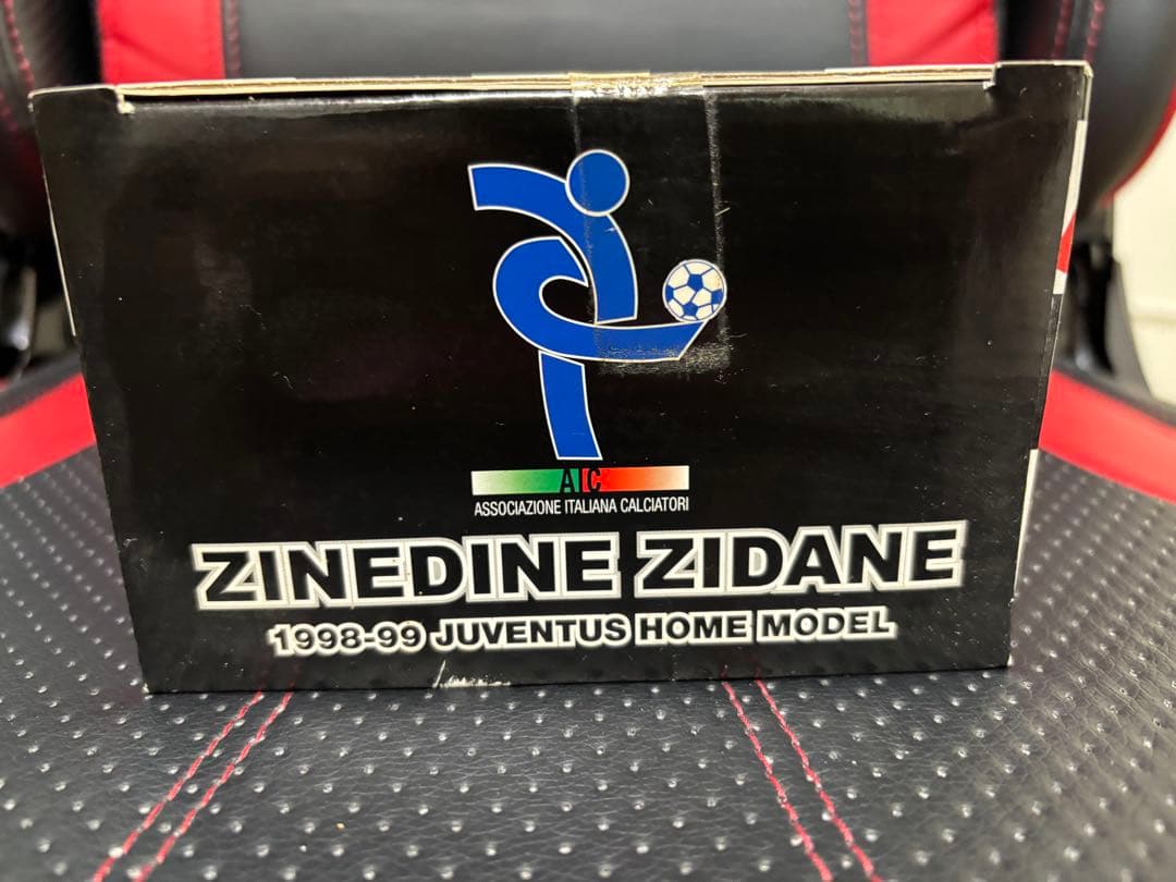 激レア　サッカーフィギュア　ジダン1998-99 Juventus