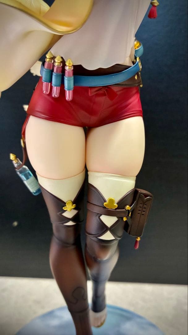 ライザ　フィギュア　ライザのアトリエ ～常間の女王と秘密の隠れ家～　アルター
