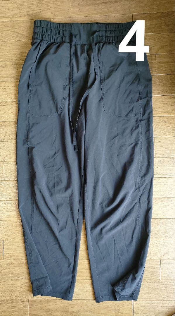 本日限定価格　ルルレモン　プルオンミッドライズ クロップパンツ　 4 ブラック