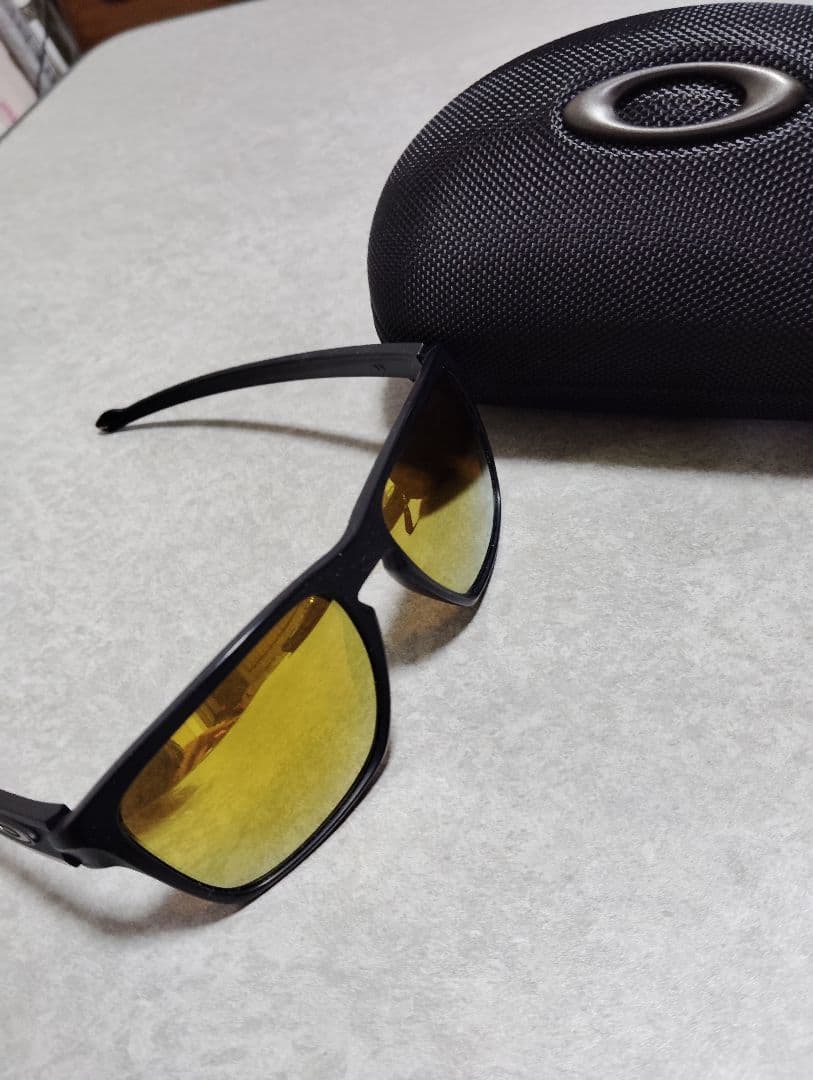 Oakley スポーツサングラス イエローレンズレディース