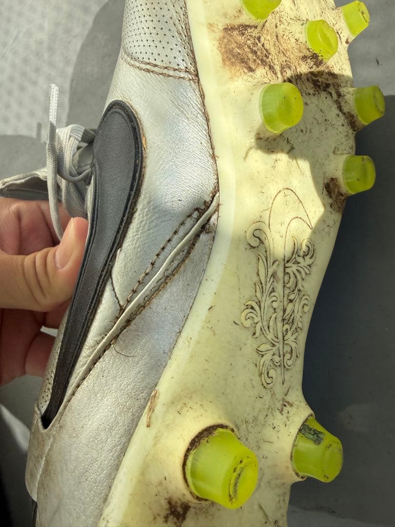 Nike サッカーシューズ　スパイク　TIEMPO FG