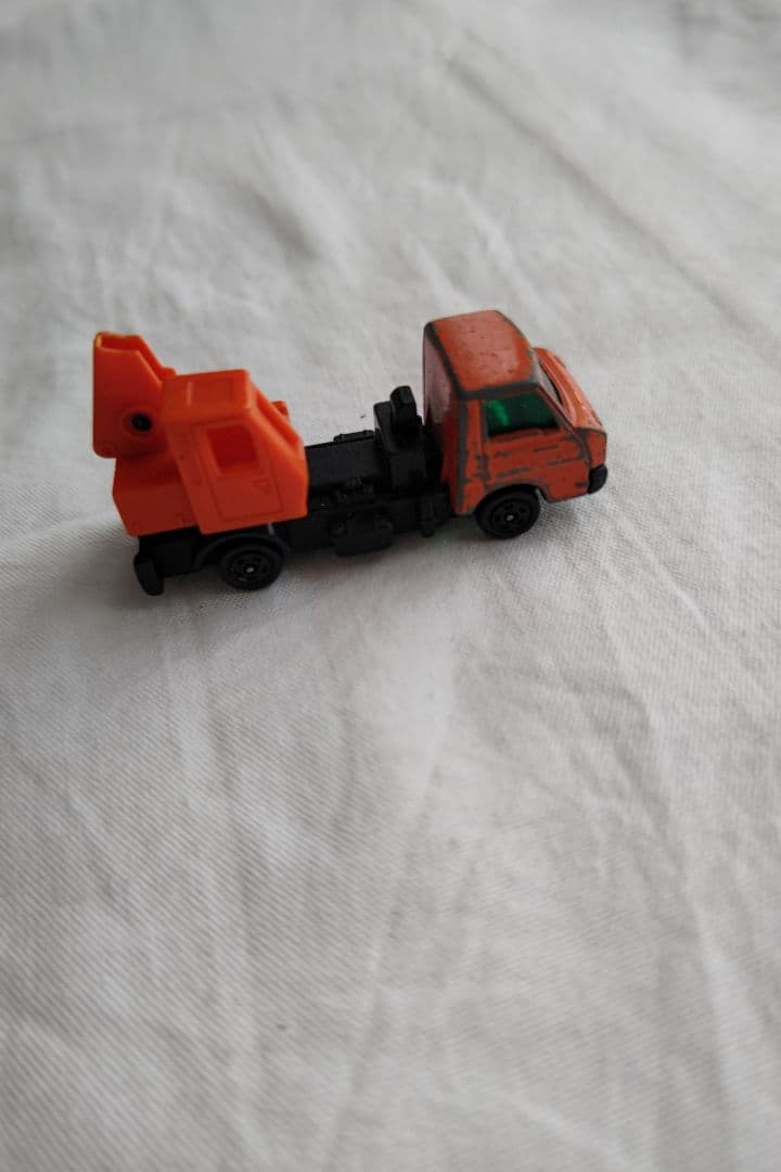 トミカ オレンジ ミニカー