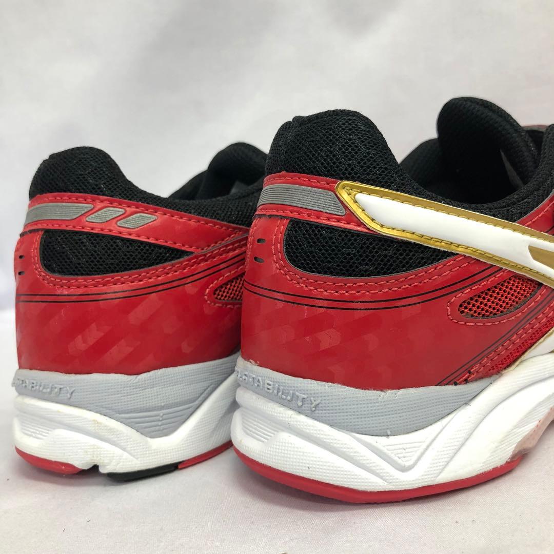 64】asics トレーニング シューズ 赤 3本ベルト 25cm アシックス