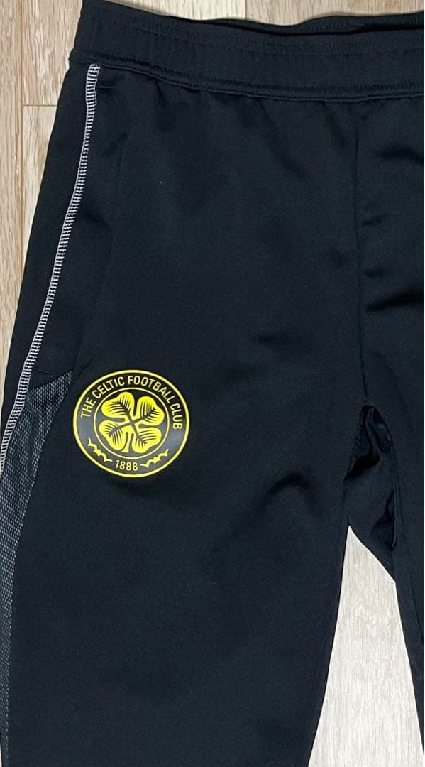 adidas セルティック　トラックパンツ　トレーニングパンツ　ジャージ　新品