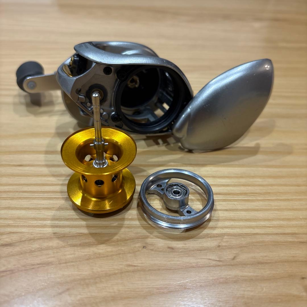 SHIMANO nium Mg ベイトリール