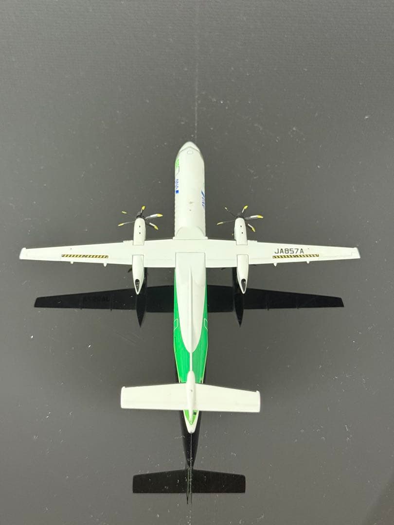 n*o様 1/200 ANA DHC-8-400 エコボン JA857A Q40