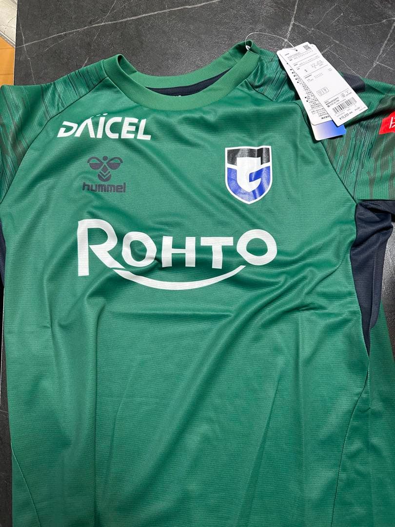hummel 緑色 サッカーウェア Sサイズ