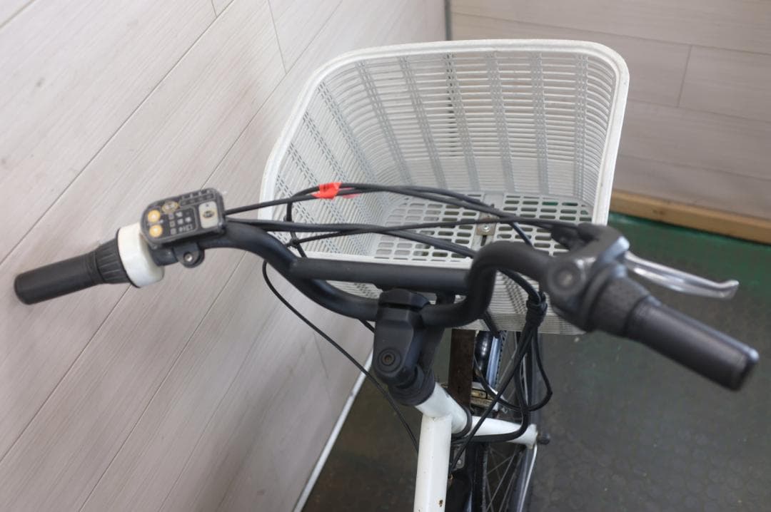 両立スタンドに変更ブリヂストン製)18インチ3段　8.1Ah（4点灯）充電器あり