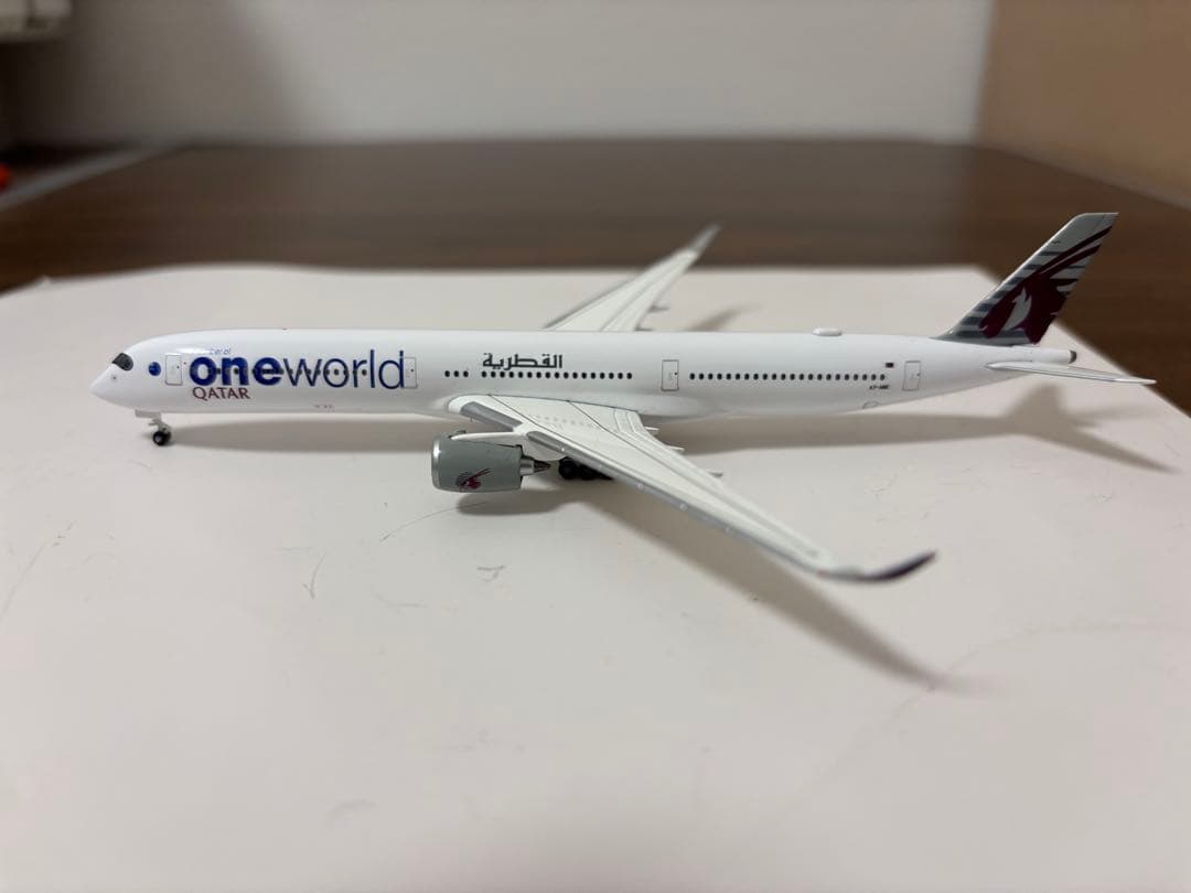 カタール航空　A350-1000 herpa 1/500