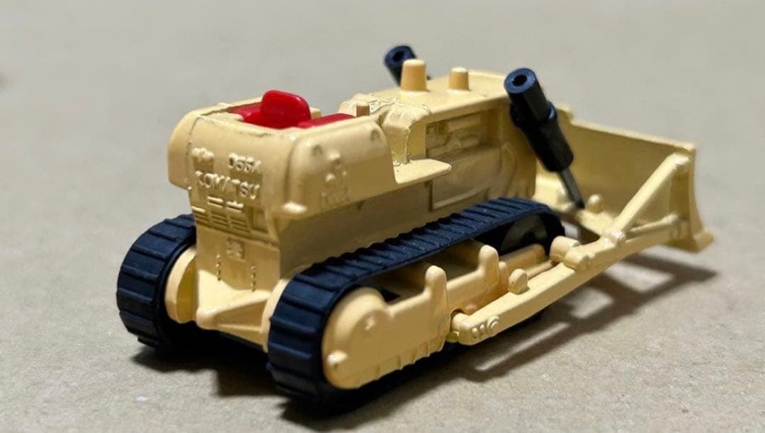 トミカ コマツ ブルドーザー D65A スーパーギフト 小松