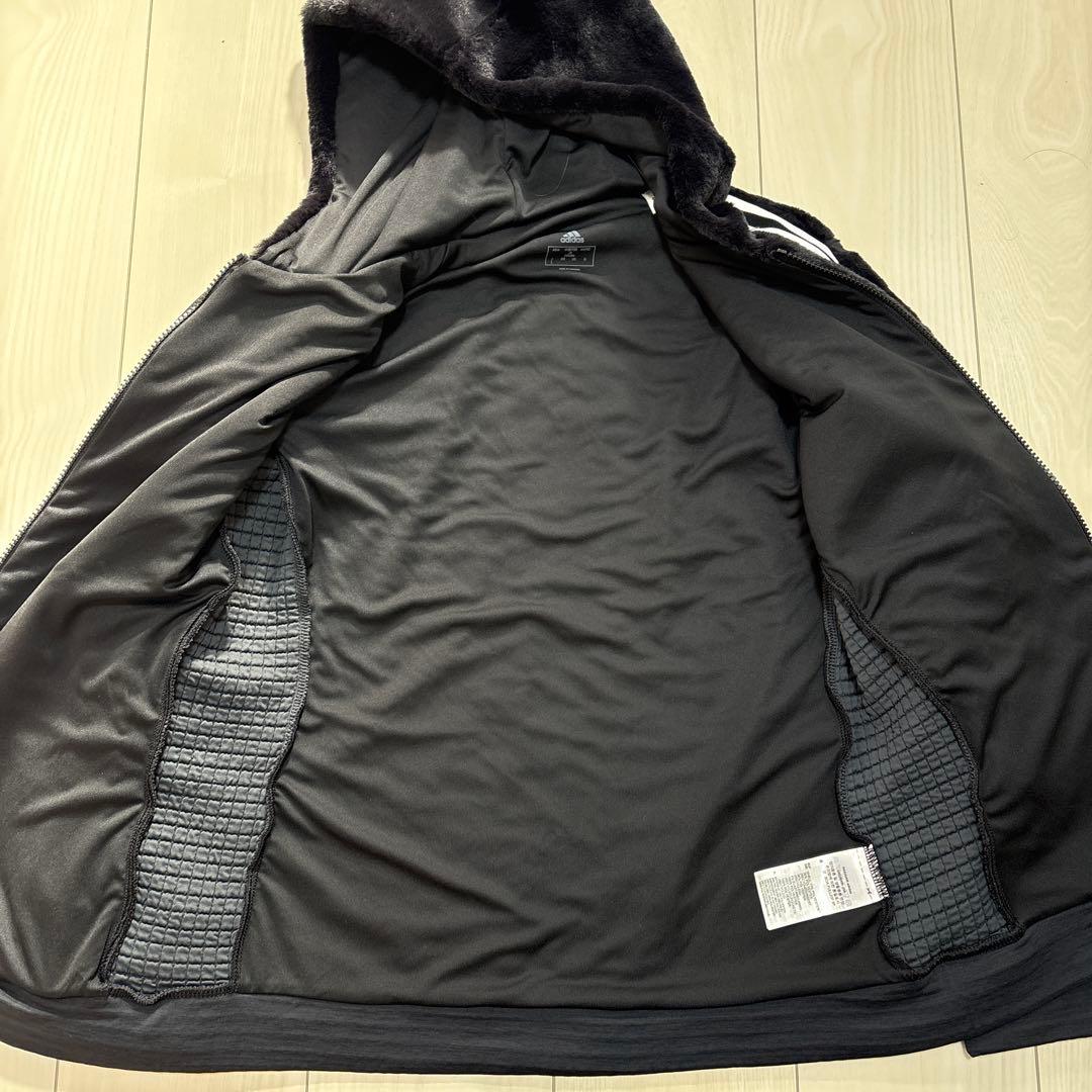 adidas ブラック フリースセットアップ