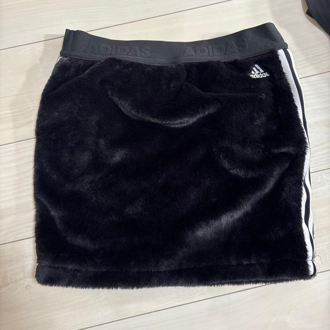 adidas ブラック フリースセットアップ