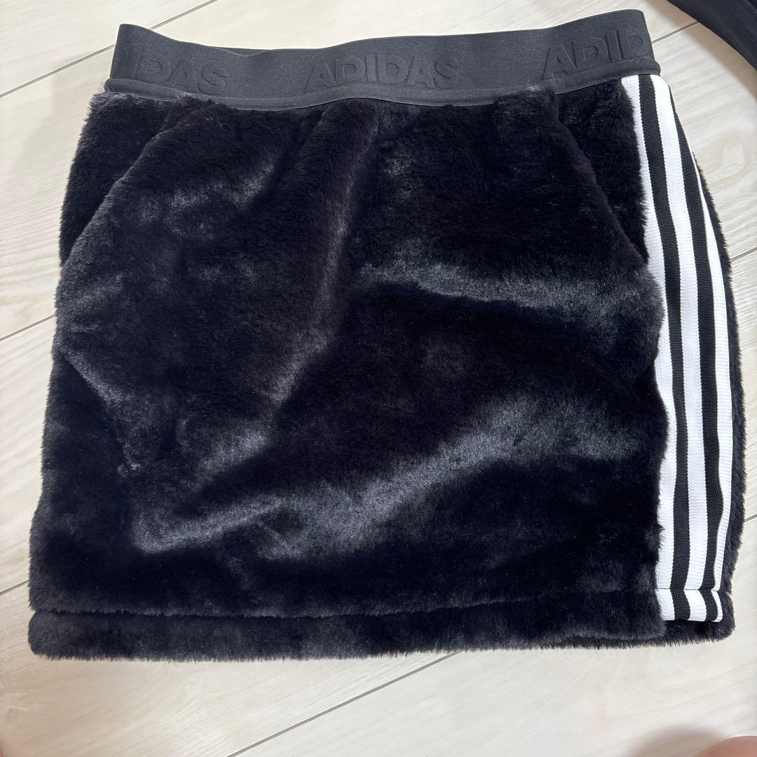 adidas ブラック フリースセットアップ