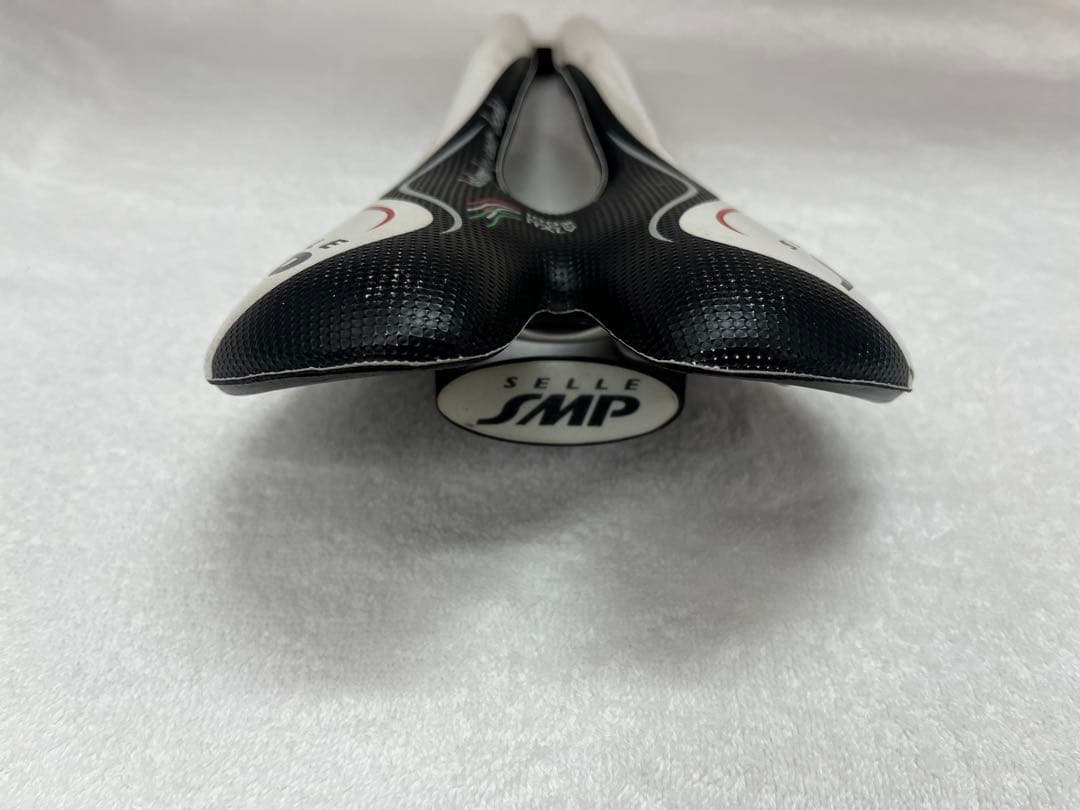 自転車サドル　SELLE SMP HELL