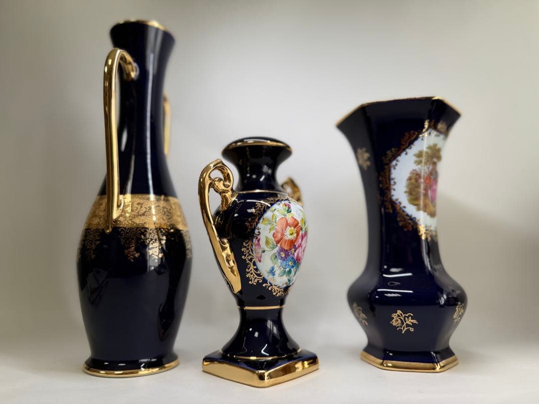 T25 LIMOGES CASTEL リモージュ22金彩磁器 飾瓶３点まとめ